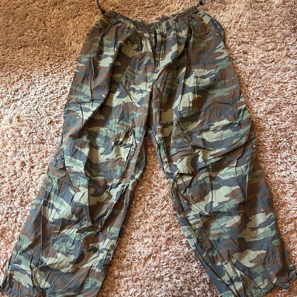 Honey Peach Women’s Came Print Jogger Cargo Pants - Size 1X - Picture 1 of 3